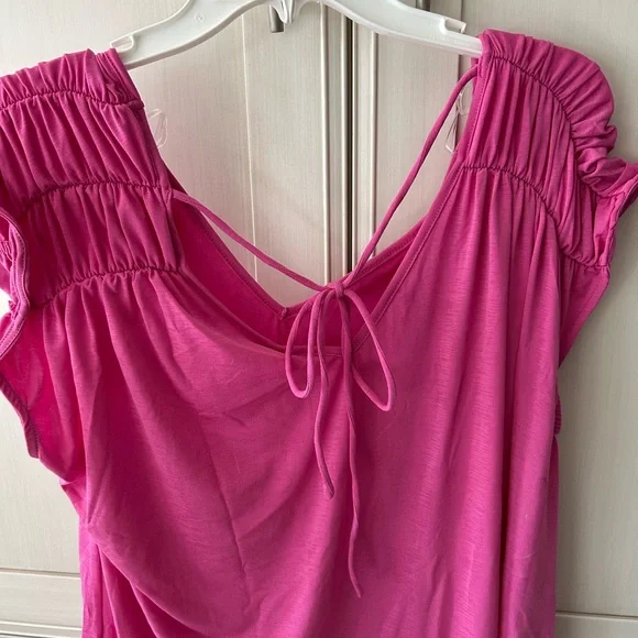 Dear Scarlett Fuchsia Blouse with V-Neck - Picture 3 of 6